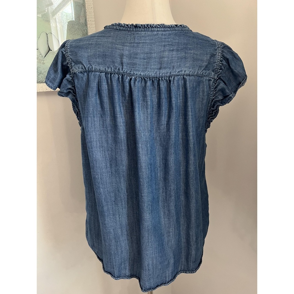 LC Lauren Conrad Top Womens Large Blue Chambray Flutter Sleeve Ruffle Boho - Picture 2 of 8